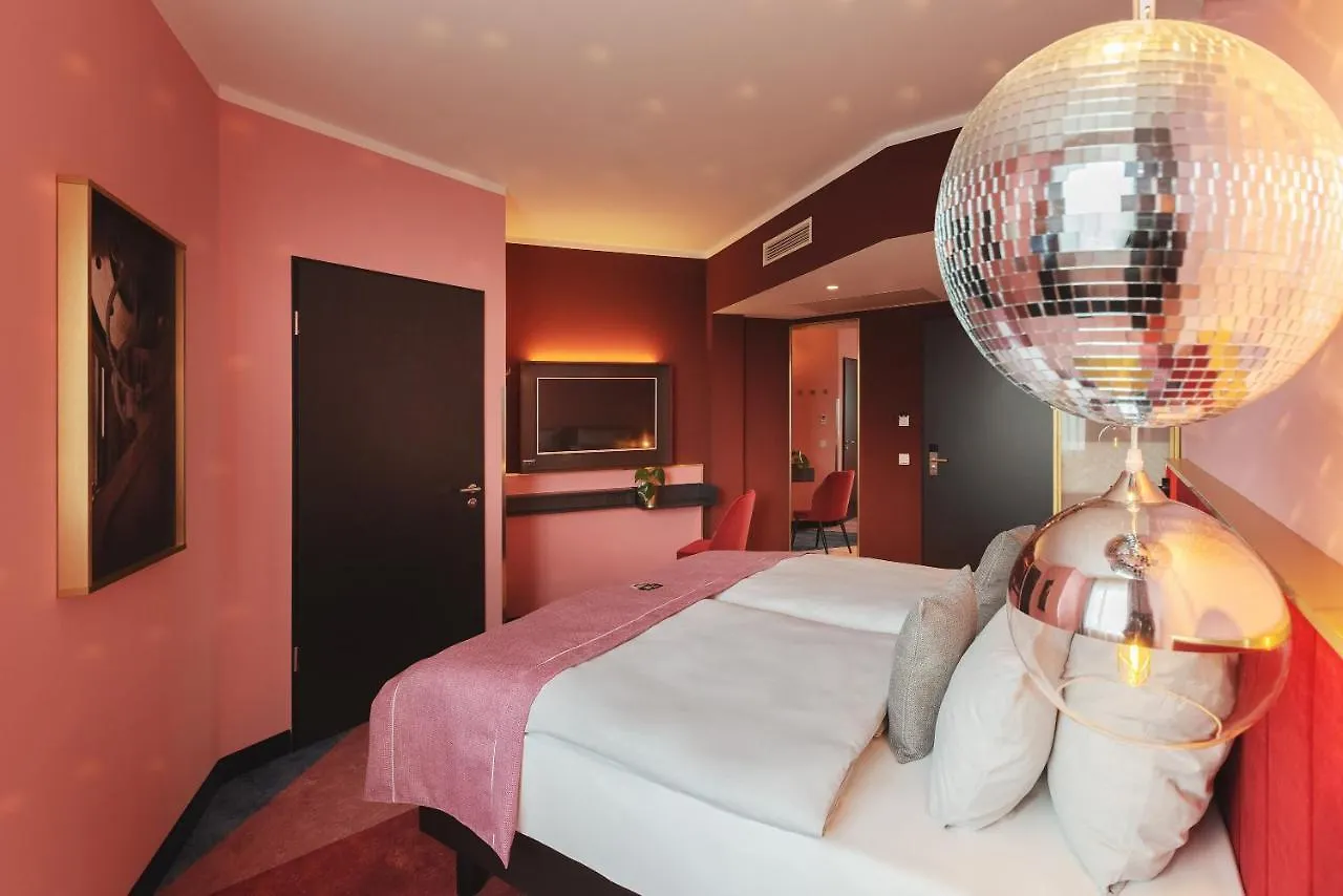 Отель Holiday Inn - The Niu, Loco Munich North By Ihg