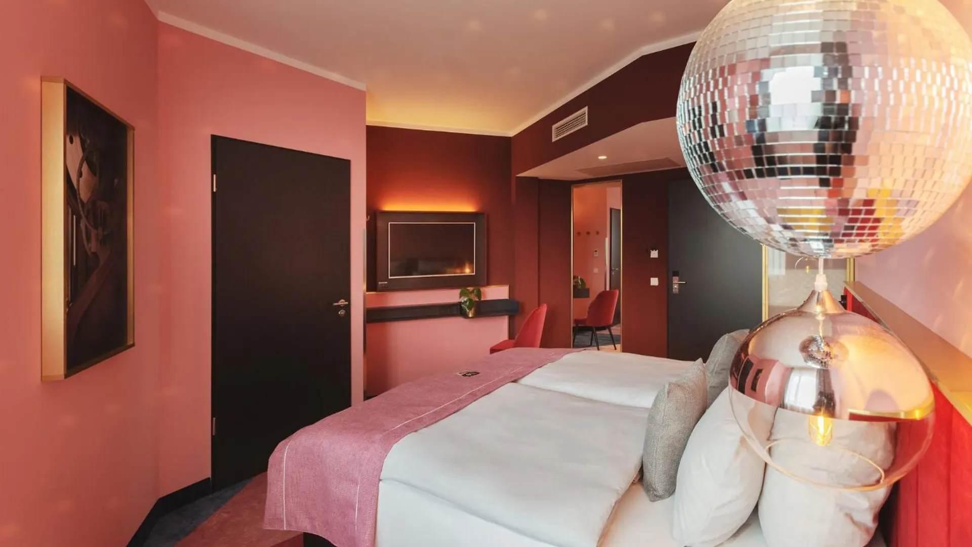 *** Отель Holiday Inn - The Niu, Loco Munich North By Ihg Германия
